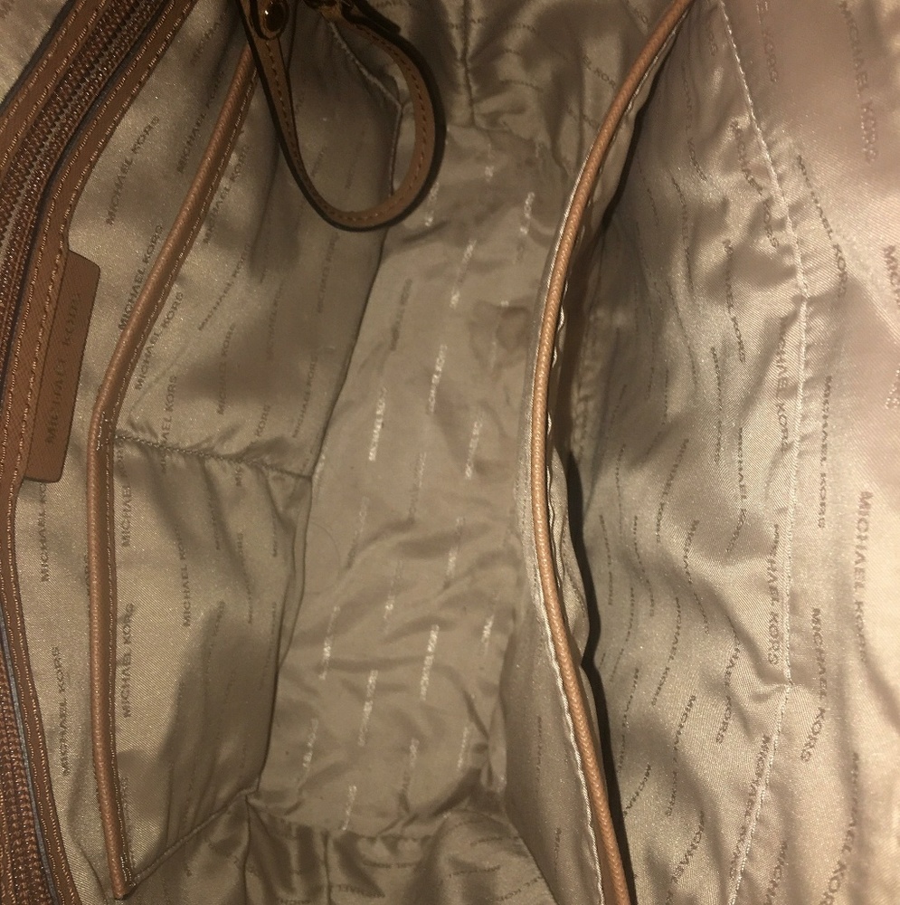 Brand New Micheal kors purse - Picture 2 of 3